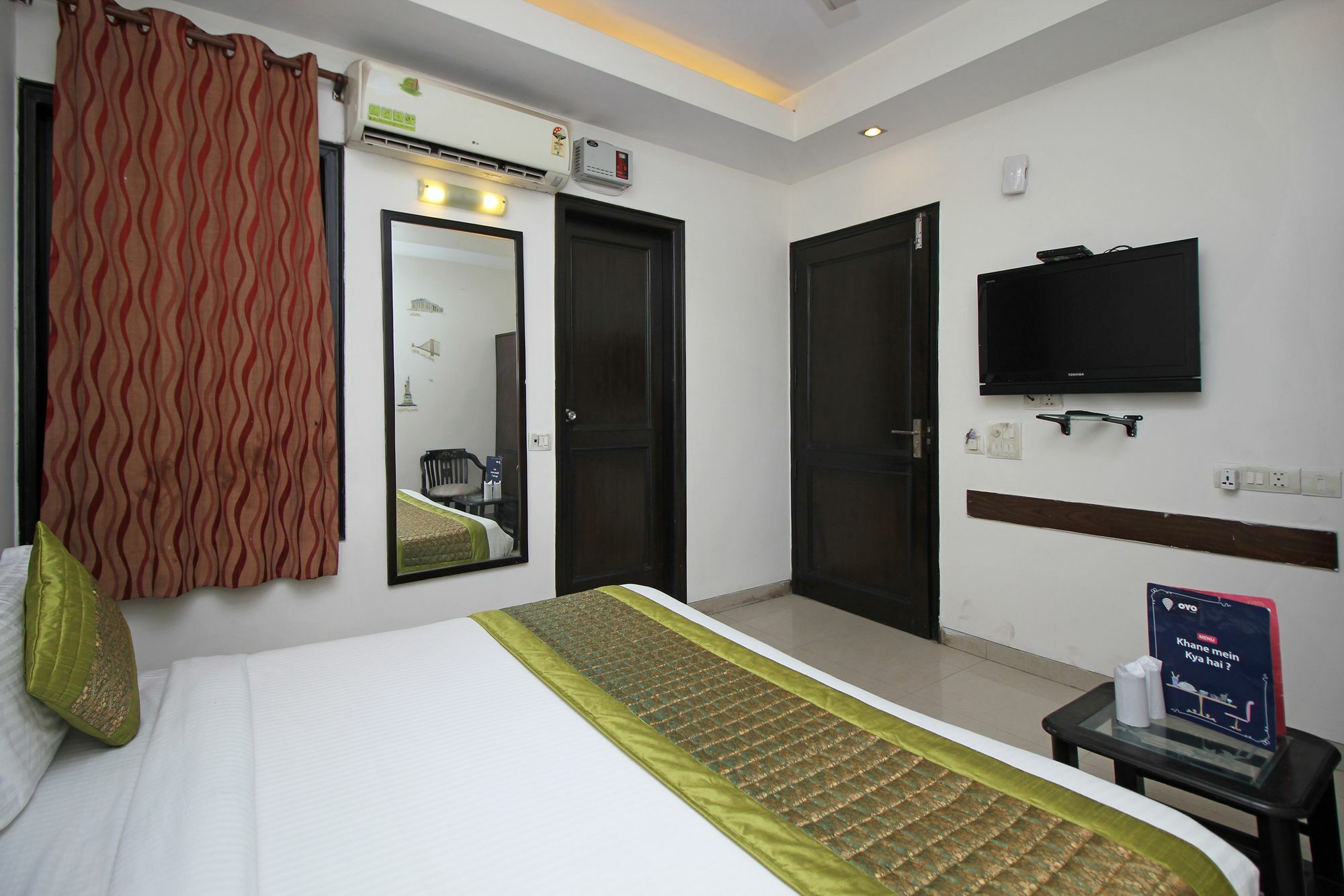 Oyo 9030 Hotel Delhi Airport Plaza Нью-Дели Экстерьер фото
