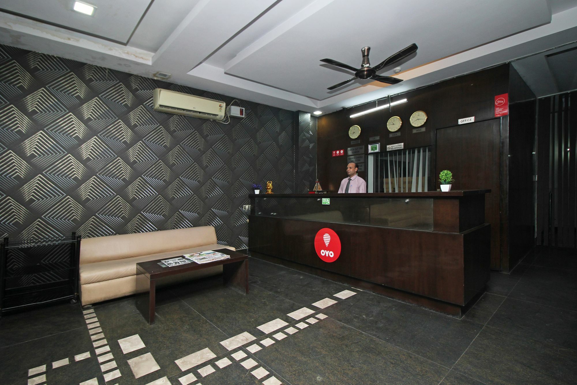 Oyo 9030 Hotel Delhi Airport Plaza Нью-Дели Экстерьер фото