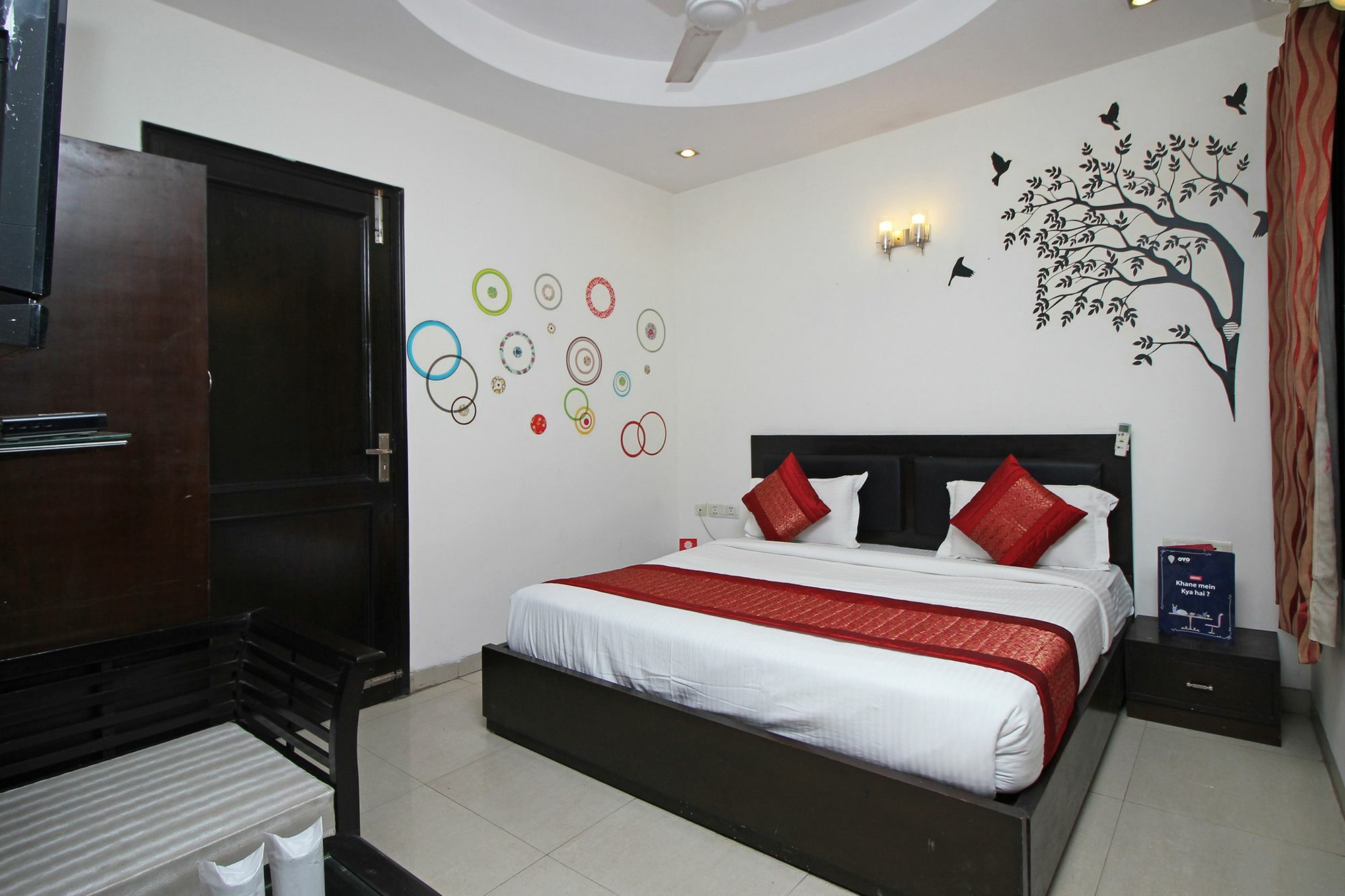 Oyo 9030 Hotel Delhi Airport Plaza Нью-Дели Экстерьер фото